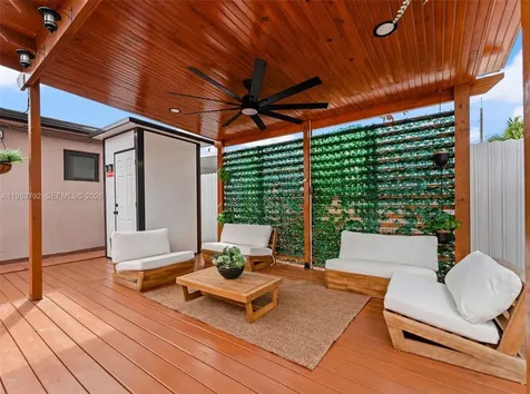 550 NW 58th Avenue Miami FL 33126
