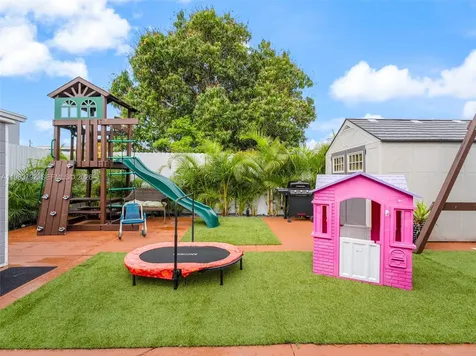 550 NW 58th Avenue Miami FL 33126