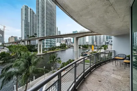 690 SW 1st Court Miami FL 33130