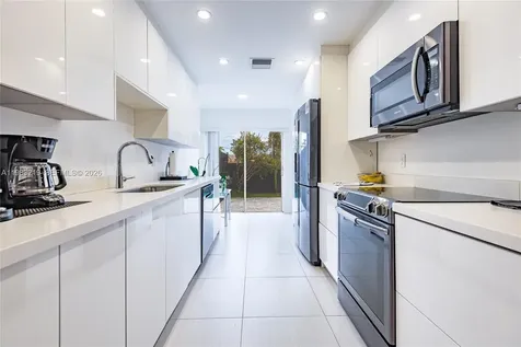 370 SE 2nd Avenue Deerfield Beach FL 33441