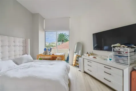 19501 W Country Club Drive Aventura FL 33180