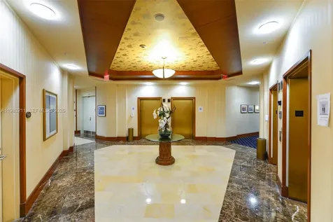 19501 W Country Club Drive Aventura FL 33180