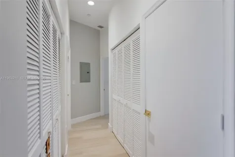 19501 W Country Club Drive Aventura FL 33180
