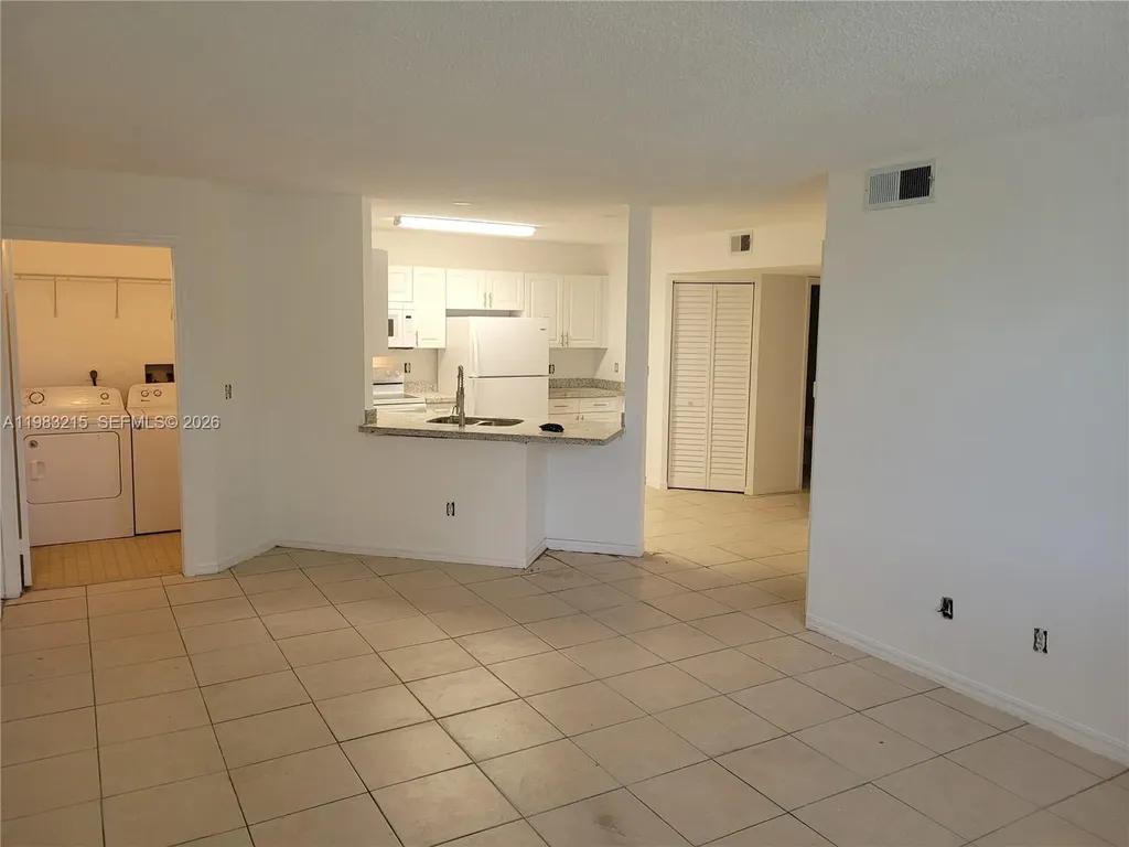 4035 W Mcnab Road Pompano Beach FL 33069