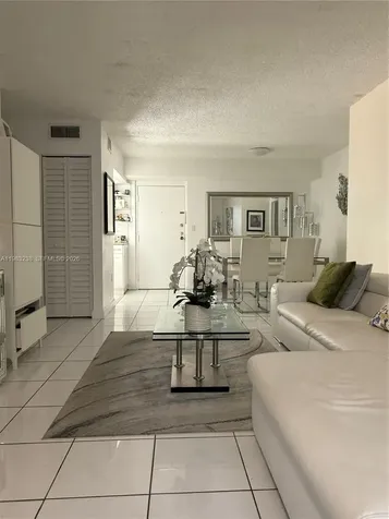 5033 NW 7th Street Miami FL 33126