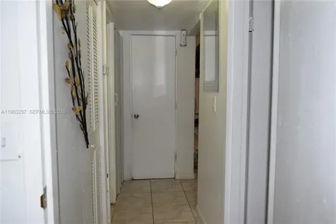 1335 W 68th Street Hialeah FL 33014