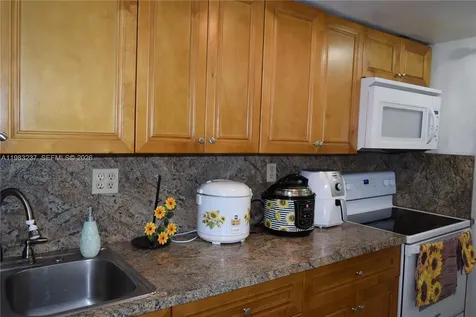 1335 W 68th Street Hialeah FL 33014