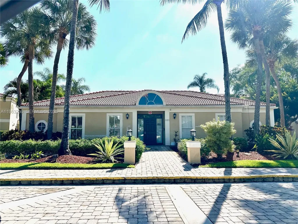 977 Riverside Drive Coral Springs FL 33071