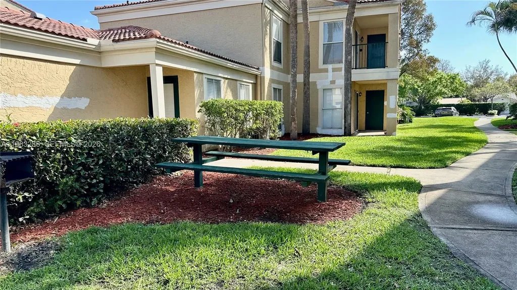 977 Riverside Drive Coral Springs FL 33071