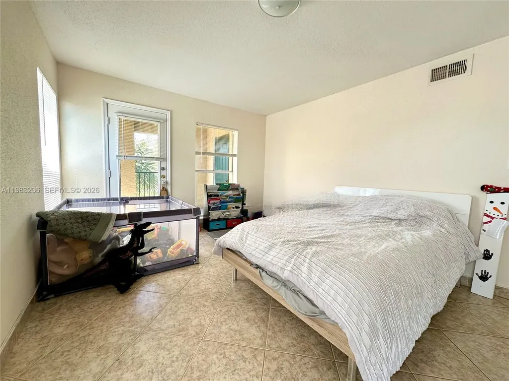 977 Riverside Drive Coral Springs FL 33071