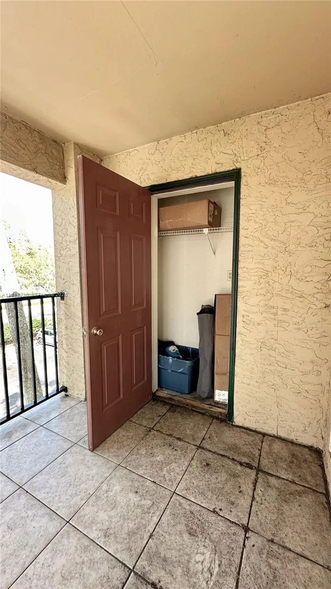 977 Riverside Drive Coral Springs FL 33071