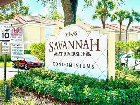 977 Riverside Drive Coral Springs FL 33071