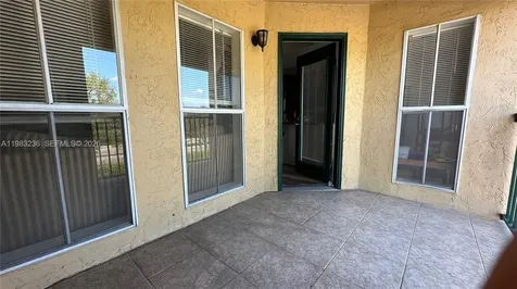977 Riverside Drive Coral Springs FL 33071