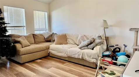977 Riverside Drive Coral Springs FL 33071