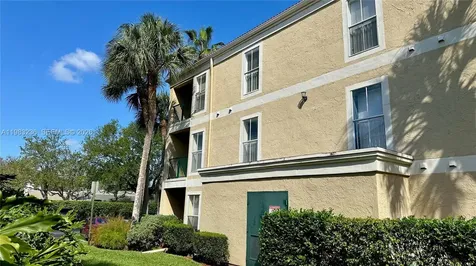 977 Riverside Drive Coral Springs FL 33071