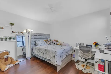 2905 Begonia Way Cooper City FL 33026