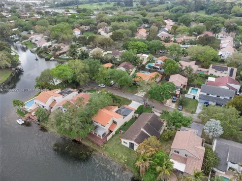 2905 Begonia Way Cooper City FL 33026