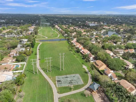 2905 Begonia Way Cooper City FL 33026