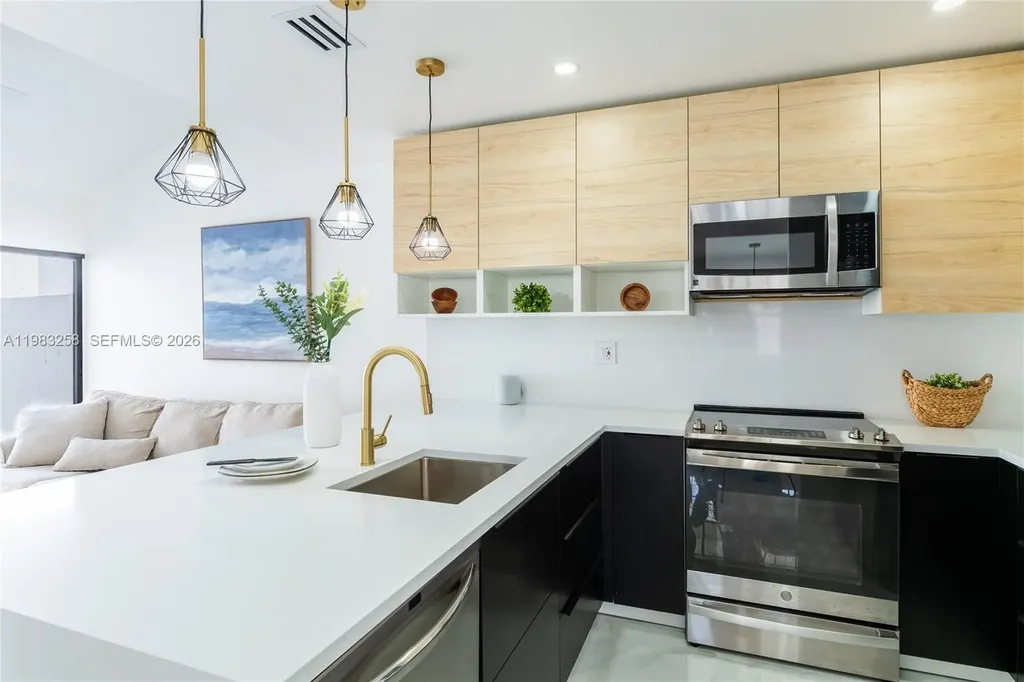 21204 Harbor Way Aventura FL 33180