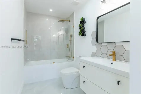 21204 Harbor Way Aventura FL 33180