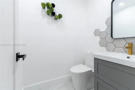 21204 Harbor Way Aventura FL 33180