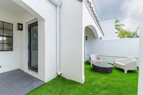 21204 Harbor Way Aventura FL 33180