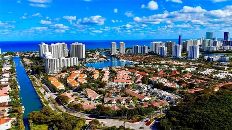 21204 Harbor Way Aventura FL 33180
