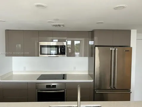 13800 Highland Drive North Miami Beach FL 33181