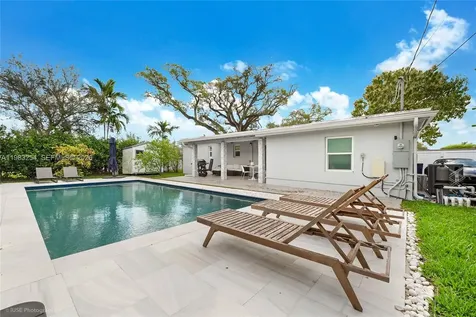 7235 SW 39th Street Miami FL 33155