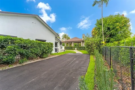 8967 SW 117th Street Miami FL 33176