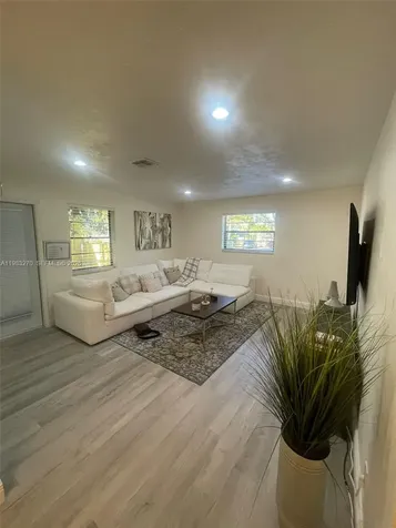 1736 N 16th Court Hollywood FL 33020