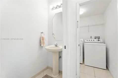 5527 NW 113th Avenue Doral FL 33178