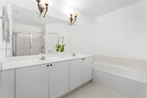 5527 NW 113th Avenue Doral FL 33178
