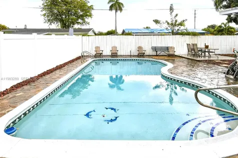 2150 SW 37th Avenue Fort Lauderdale FL 33312