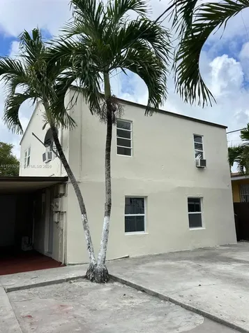 2908 NW 14 Court Miami FL 33142