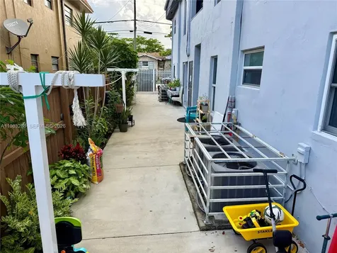 1305 NW 4th Street Miami FL 33125