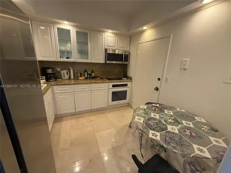 5555 Collins Avenue Miami Beach FL 33140