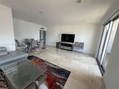 5555 Collins Avenue Miami Beach FL 33140
