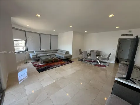 5555 Collins Avenue Miami Beach FL 33140
