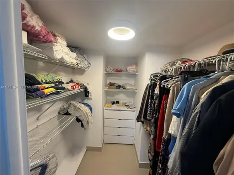 5555 Collins Avenue Miami Beach FL 33140