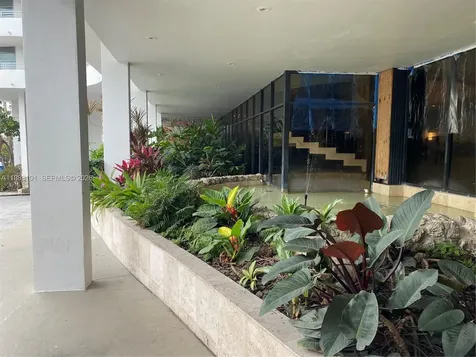 5555 Collins Avenue Miami Beach FL 33140