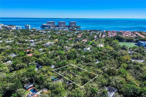2925 Seminole Street Miami FL 33133