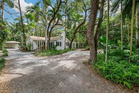 2925 Seminole Street Miami FL 33133