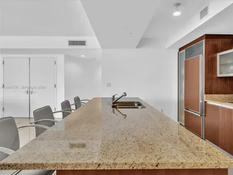 17201 Collins Avenue Sunny Isles Beach FL 33160