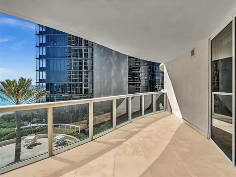 17201 Collins Avenue Sunny Isles Beach FL 33160
