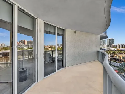 17201 Collins Avenue Sunny Isles Beach FL 33160