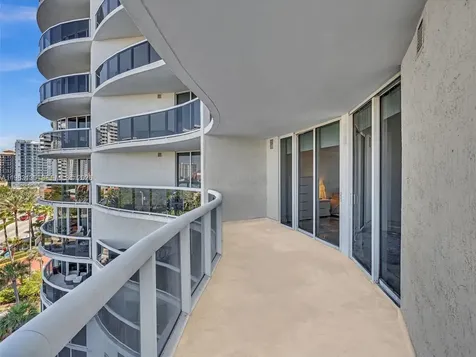 17201 Collins Avenue Sunny Isles Beach FL 33160