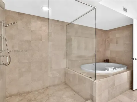 17201 Collins Avenue Sunny Isles Beach FL 33160