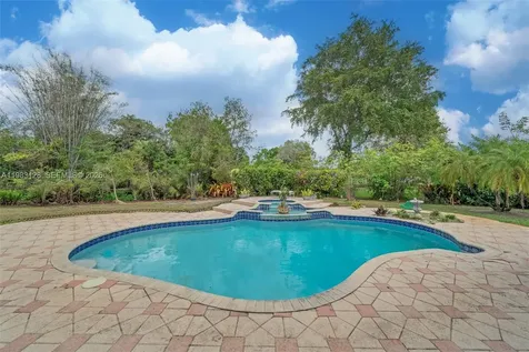 9675 NW 39th Court Coral Springs FL 33065