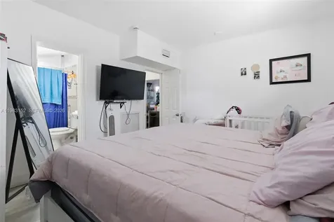 2142 NW 33rd Street Miami FL 33142